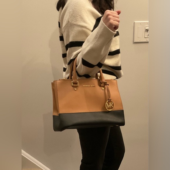 Michael Kors Two Toned Leather Handbag - Picture 3 of 11